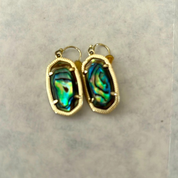 Use Kendra Scott earrings in good condition - Picture 1 of 1
